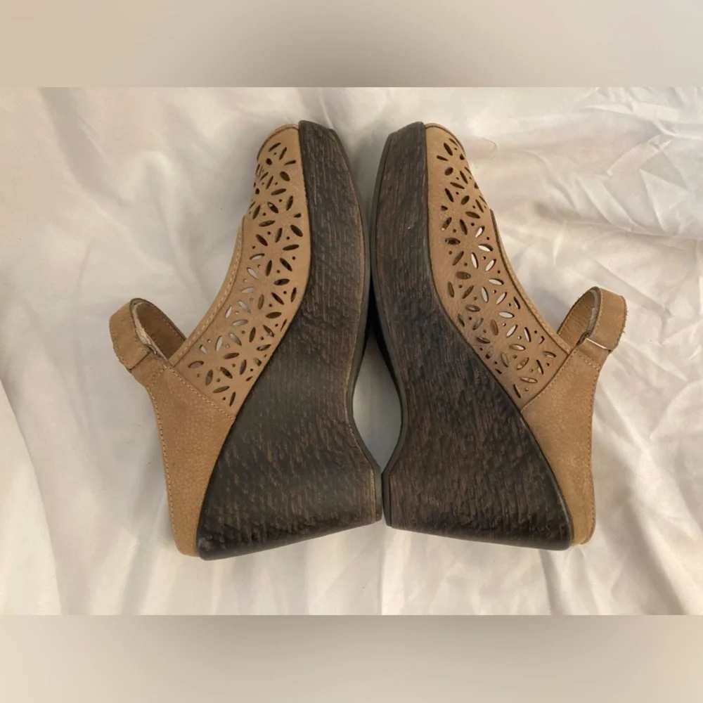 Jambu Journey Too Tan Peep-Toe Mule 8